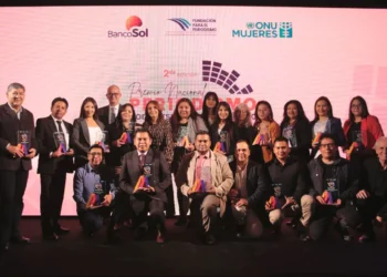 Participantes de una versión anterior del Premio de Periodismo. FOTO: RRSS