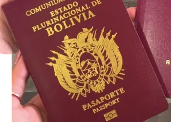El pasaporte boliviano alcanzó el puesto 58 entre los documentos de viaje más poderosos del mundo. FOTO: RRSS