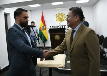 El exministro Eduardo del Castillo y el exviceministro Jhonny Aguilera. (Foto: APG)