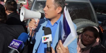 El vicepresidente Edmand Lara llega hasta el municipio de Viacha. (Foto: Vicepresidencia)