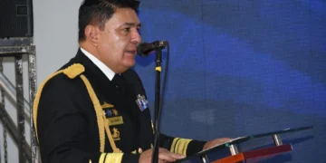 El comandante general de la Armada Boliviana, contralmirante Ernesto Alfaro. (Foto: Defensa)