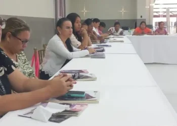 Candidatas a las subnacionales participan de un taller en la Coordinadora de la Mujer. (Foto: Coordinador de la Mujer)