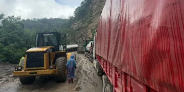 La carretera antigua a Cochabamba fue cerrada debido a las lluvias. (Foto: ABC)