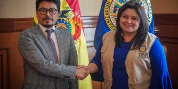 El canciller Fernando Aramayo y la jefa de la Misión de Observación de la  OEA en Bolivia, Cindy Quesada. (Foto: Cancillería).