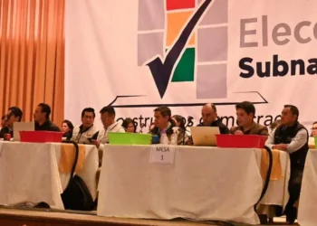 Sala plena del TSE activa la sesión para el conteo de votación.