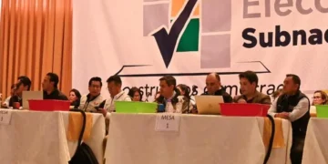 Sala plena del TSE activa la sesión para el conteo de votación.