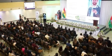 El fiscal general del Estado, Roger Mariaca, durante su informe de Rendición Pública de Cuentas. FOTO: FGE