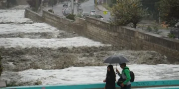 Este martes se registró una torrencial lluvia en el municipio de La Paz. FOTO: APG