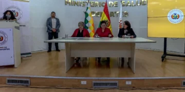 La ministra de Salud participa del acto de posesión del Comité Interinstitucional de Vigilancia y Control de Medicamentos.