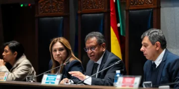 El ministro Marco Antonio Oviedo participa de la Petición de Informe Oral en el Senado. (Foto: Ministerio de Gobierno)