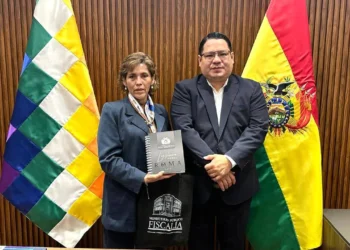 La contralora general del Estado, Sandra Quiroga, y el fiscal general Roger Mariaca. (Foto: Fiscalía)