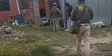 La Policía intensifica la búsqueda de la mujer que atentó contra la vida de sus tres hijos. FOTO: RRSS