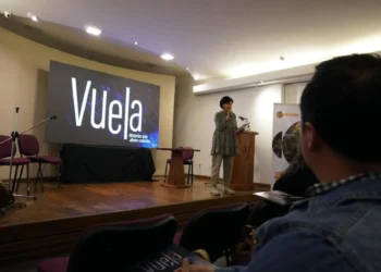 La presentación del libro "Vuela". FOTO: Conexión