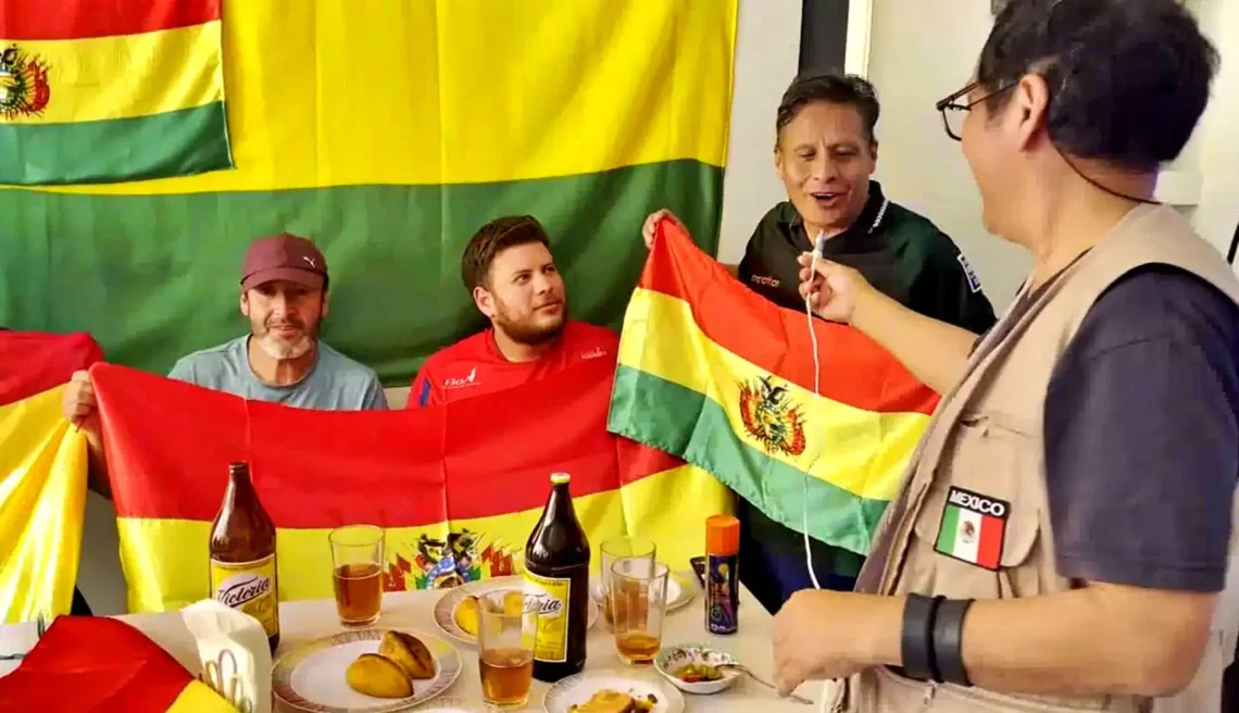 Miles de hinchas llegan a Monterrey, México, para alentar a la Selección Boliviana este jueves.