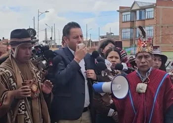El vicepresidente Edmand Lara participa de un evento en la ciudad de El Alto.