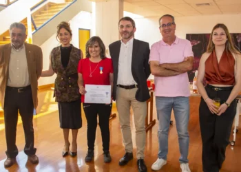Embajada de Francia distingue a Carmen Pozo