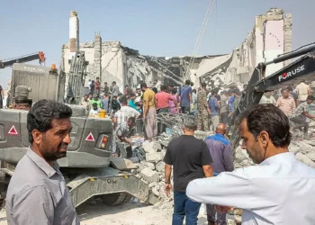 Foto de la escuela bombardeada en la que murieron al menos 180 niñas