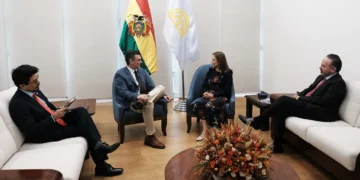 El presidente Rodrigo Paz se reúne con la presidenta del Tribunal de Justicia de la Comunidad Andina, Sandra Charris Rebellón. (Foto: Rodrigo Paz)