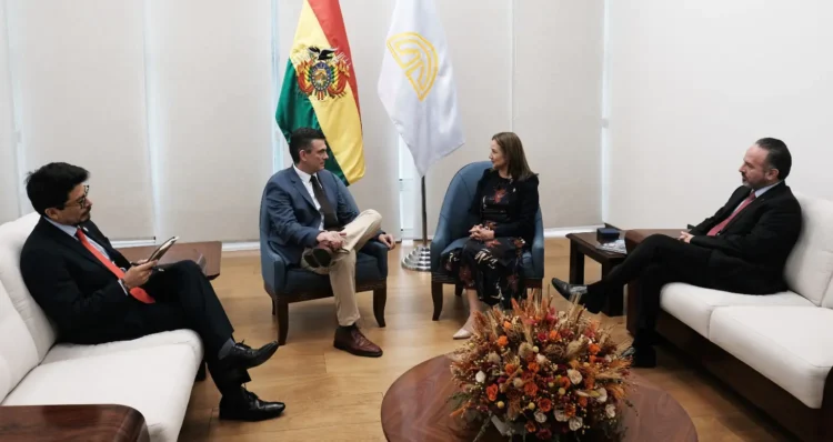 El presidente Rodrigo Paz se reúne con la presidenta del Tribunal de Justicia de la Comunidad Andina, Sandra Charris Rebellón. (Foto: Rodrigo Paz)