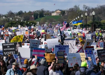 Miles de ciudadanos se reunieron en Washington para protestar contra el gobierno de Donald Trump