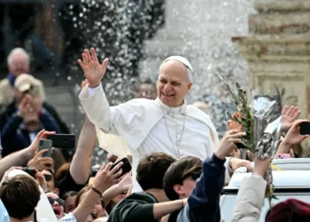 El Santo Padre en la plaza de San Pedro durante el Domingo de Ramos