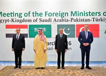 Los cancilleres de los cuatro países posan para la foto oficial