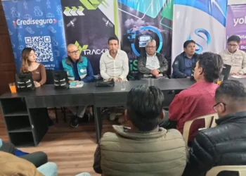 La firma del convenio busca dar soluciones digitales a trameajes. (Foto: AMUN)