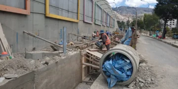 Trabajos en el muro de contención de la Av. Costanera. (Foto: AMUN)
