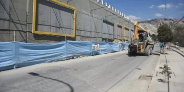 Los trabajos en un tramo de la avenida Costanera ingresaron a su recta final. FOTO: GAMLP