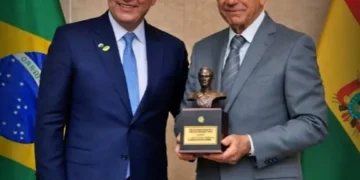 El ministro de Defensa, Marcelo Salinas y su homólogo de Brasil, José Múcio Monteiro Filho. (Foto: Min. de Defensa)