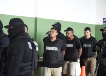 Parte de los extranjeros detenidos y vinculados a Sebastián Marset. (Foto: APG)