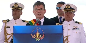 El presidente Rodrigo Paz participa de los actos por el Día del Mar en Puerto Quijarro, Santa Cruz.