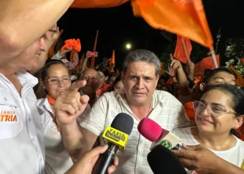 El candidato de Alianza Patria Unidos, Mauricio Barba