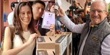 María René Soruco y Adrián Oliva votando el domingo 22.
