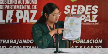 Conferencia de prensa de la jefa de Epidemiología del Sedes, Jhoselyn Mamani. FOTO: Sedes