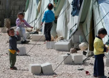 Niños desplazados en un refugio en Líbano. Foto: AFP