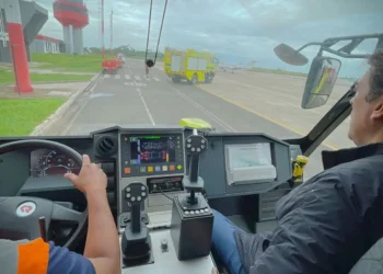 La inspección que realizó el ministro Mauricio Zamora al aeropuerto pandino. Foto: Ministerio de Obras Públicas