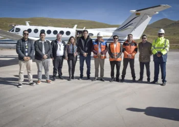 El ministro Mauricio Zamora tras el primer aterrizaje en Potosí. Foto: 
MOPSV