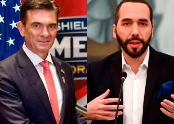 Los presidentes Rodrigo Paz (izq.) y Nayib Bukele. Foto: Producción La Razón