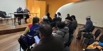 Reunión entre autoridaes del Ministerio de Educación y sectores afectados por la restricción de actividades extracurriculares. FOTO: Ministerio de Educación