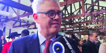 El diplomático chileno Roberto Ruiz. (Foto: Minuto Fueguino)