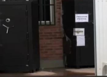 Las cajas fuertes halladas en un operativo.
Foto: ABI
