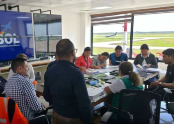 La evaluación al aeropuerto cruceño. Foto: Naabol