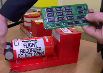 Las cajas negras registran todo lo ocurrido en el avión/BBC