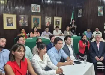 Saavedra al finalizr el encuentro en la brigada parlamentaria/Captura de pantalla