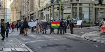 Trabajadores de Emaverde en su cuarto día de movilizaciones. FOTO: GAMLP