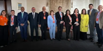 Representantes de los poderes judiciales de Bolivia, Ecuador, Perú y Uruguay, ALADI, OIT, y de la Comunidad Andina. (Foto: AJN)