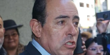 El alcalde electo de La Paz, César Dockweiler, en conferencia de prensa. FOTO: APG