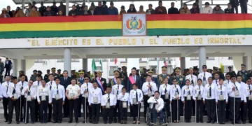Personas con discapacidad recibieron libretas de servicio militar. FOTO: Ministerio de Defensa