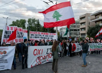 Manifestantes piden el cese de los ataques de Israel en Beirut/AFP